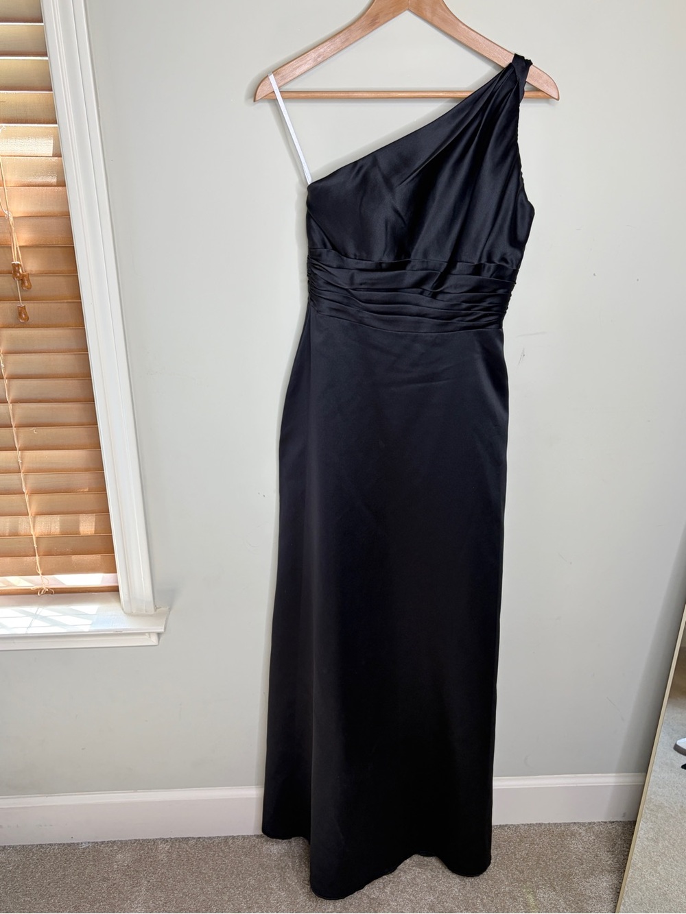 Elegant One-Shoulder Black Evening Dress Size 8